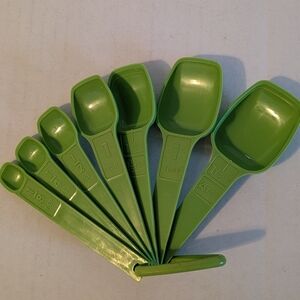 Tupperware Green Measuring Spoon Set, Like New Condition